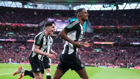 沦为水货？1.25亿新援不会踢英超，6场赛事毫无作为，红军亏麻了